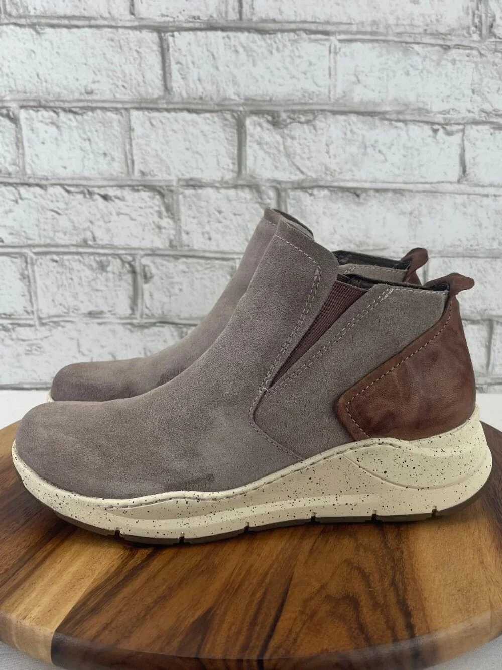 Bionica Womens 10 All Weather Oana Suede Slip Resistant Wedge Pull On Ankle Boot
